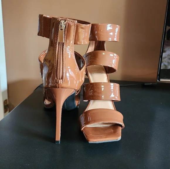 Shoes - Picture 2 of 5